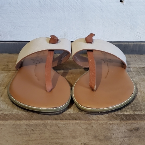 SEVEN7 Navo Stone Cream Thong Sandals Size 9 - Picture 4 of 11